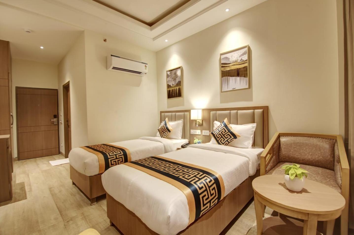 Hotel Grand Aerotech New Delhi Exterior photo